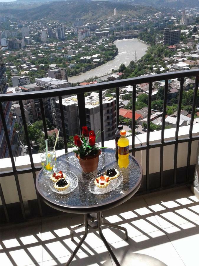 Senator Hotel Tiflis Dış mekan fotoğraf